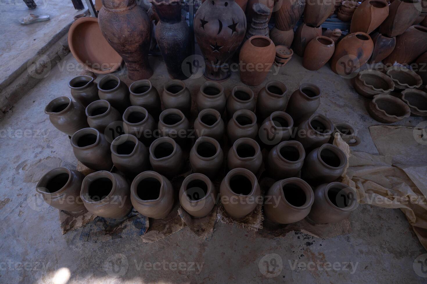ein Dorf Keramik bau Truc, Phan klingelte Stadt, Vietnam, Lehm Töpfe traditionell Handwerk. foto