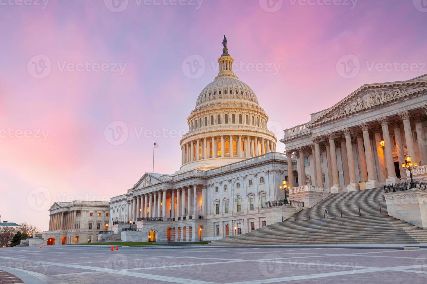 das Kapitol der Vereinigten Staaten in Washington, DC. amerikanisches Wahrzeichen foto