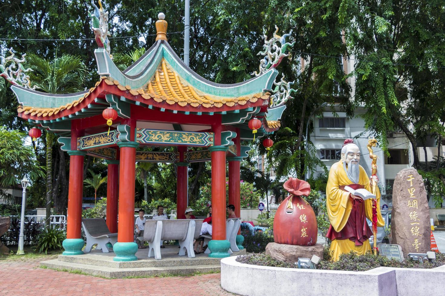 Thean-Hou-Tempel mit buntem Pavillon. Malaysia. foto