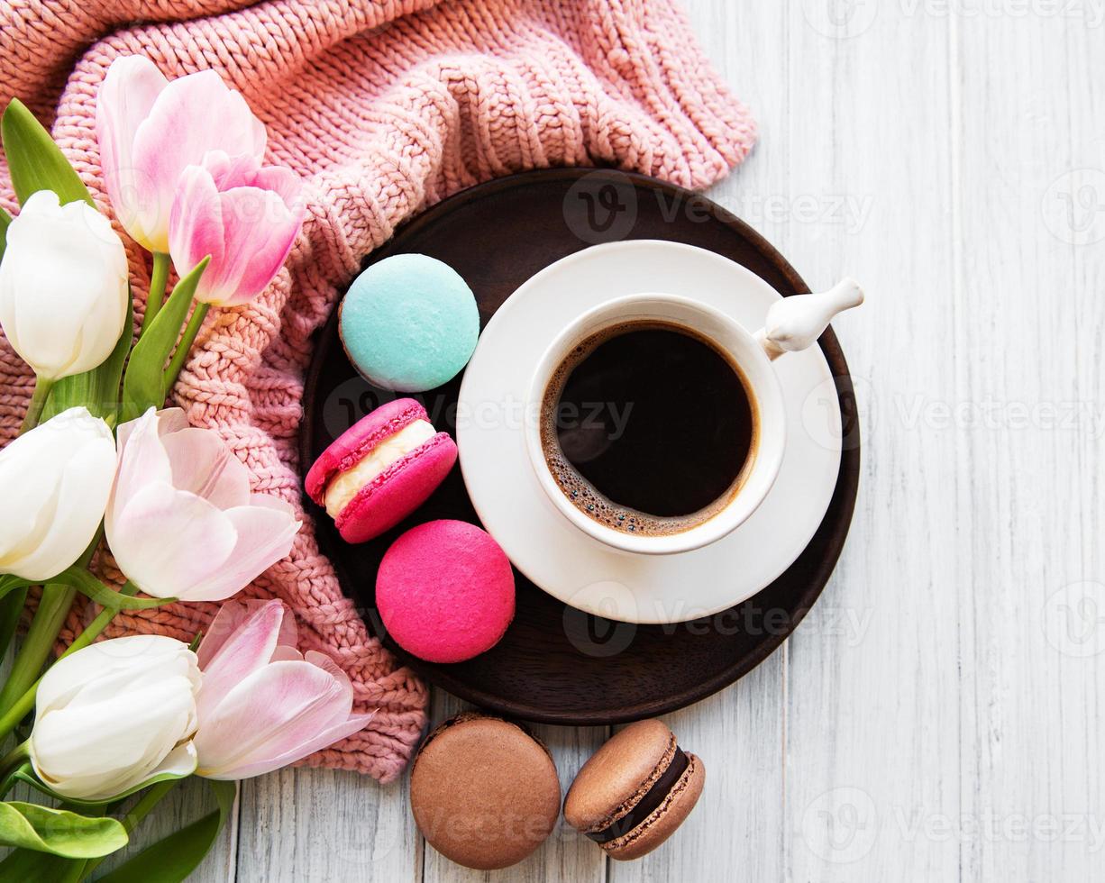 Tasse Kaffee und Makronen foto