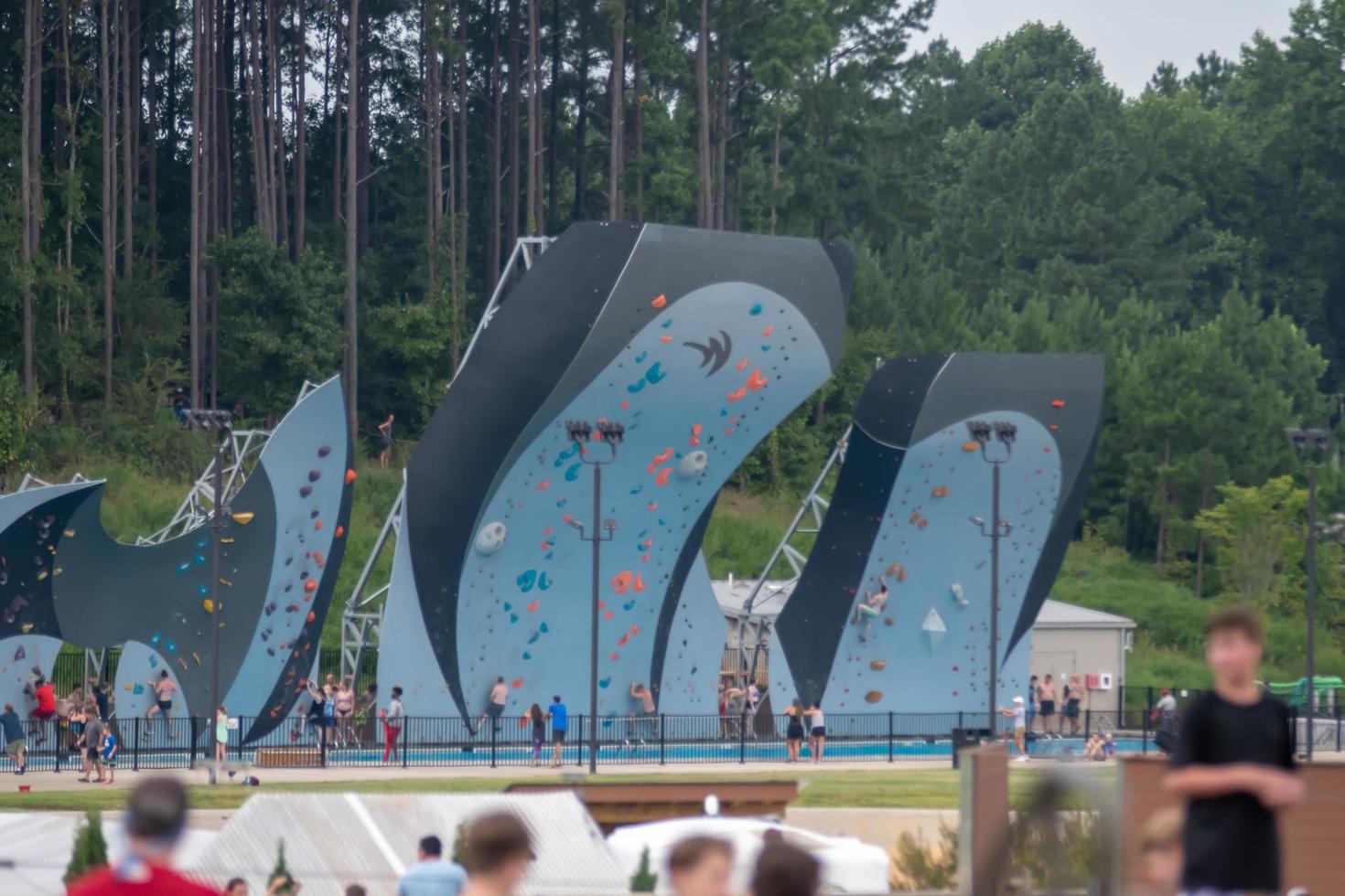 charlotte, nc, 2021 - leute im us-nationalen wildwasserzentrum foto