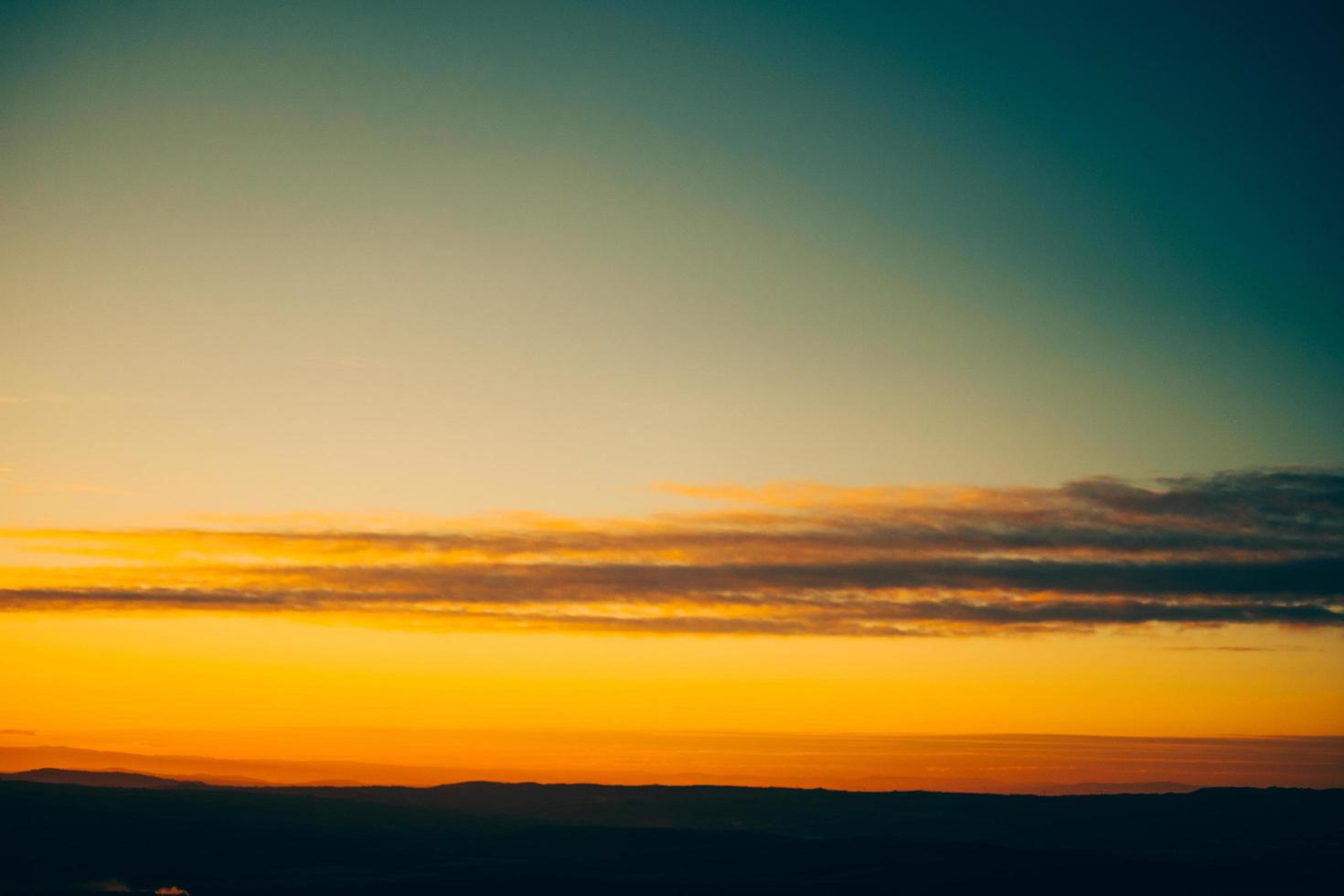 epischer sonnenuntergang himmel foto