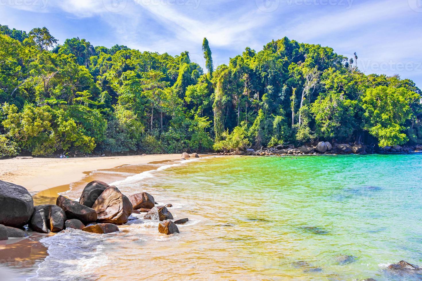 kleiner sandstrand lamru nationalpark khao lak phang-nga thailand. foto