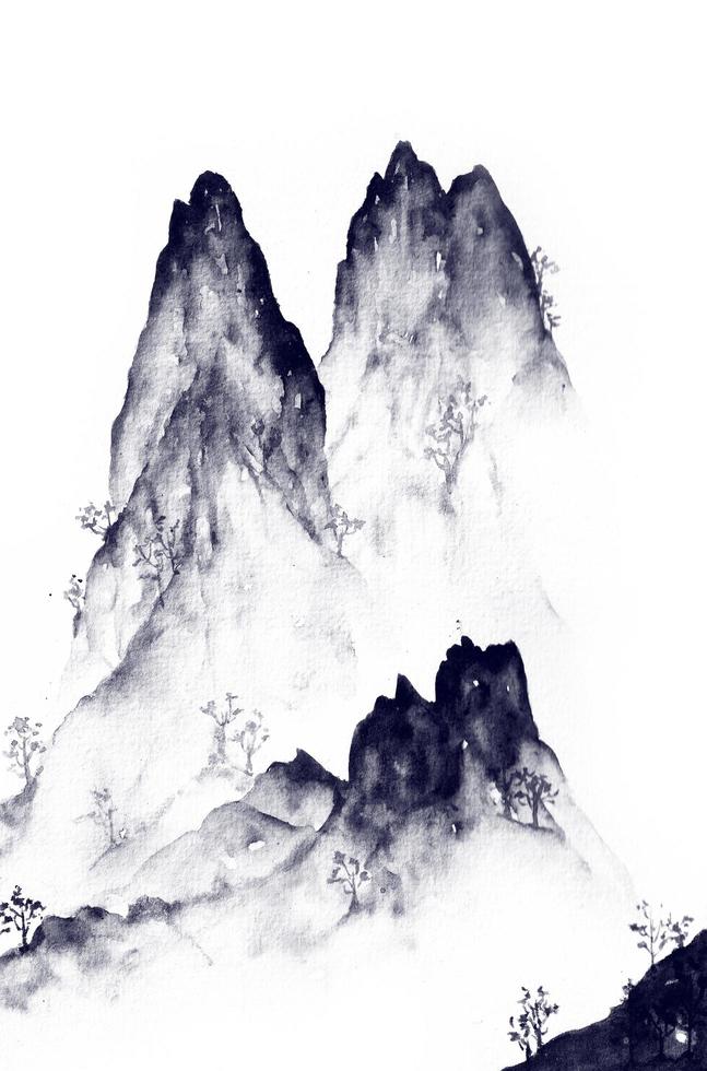 Landschaftsmalerei von Bergen und Tälern im chinesischen Stil. Naturlandschaften werden mit schwarzer Tinte für Hintergründe, Drucke, Raumdekorationen, natürliche Designs usw. gemalt. foto
