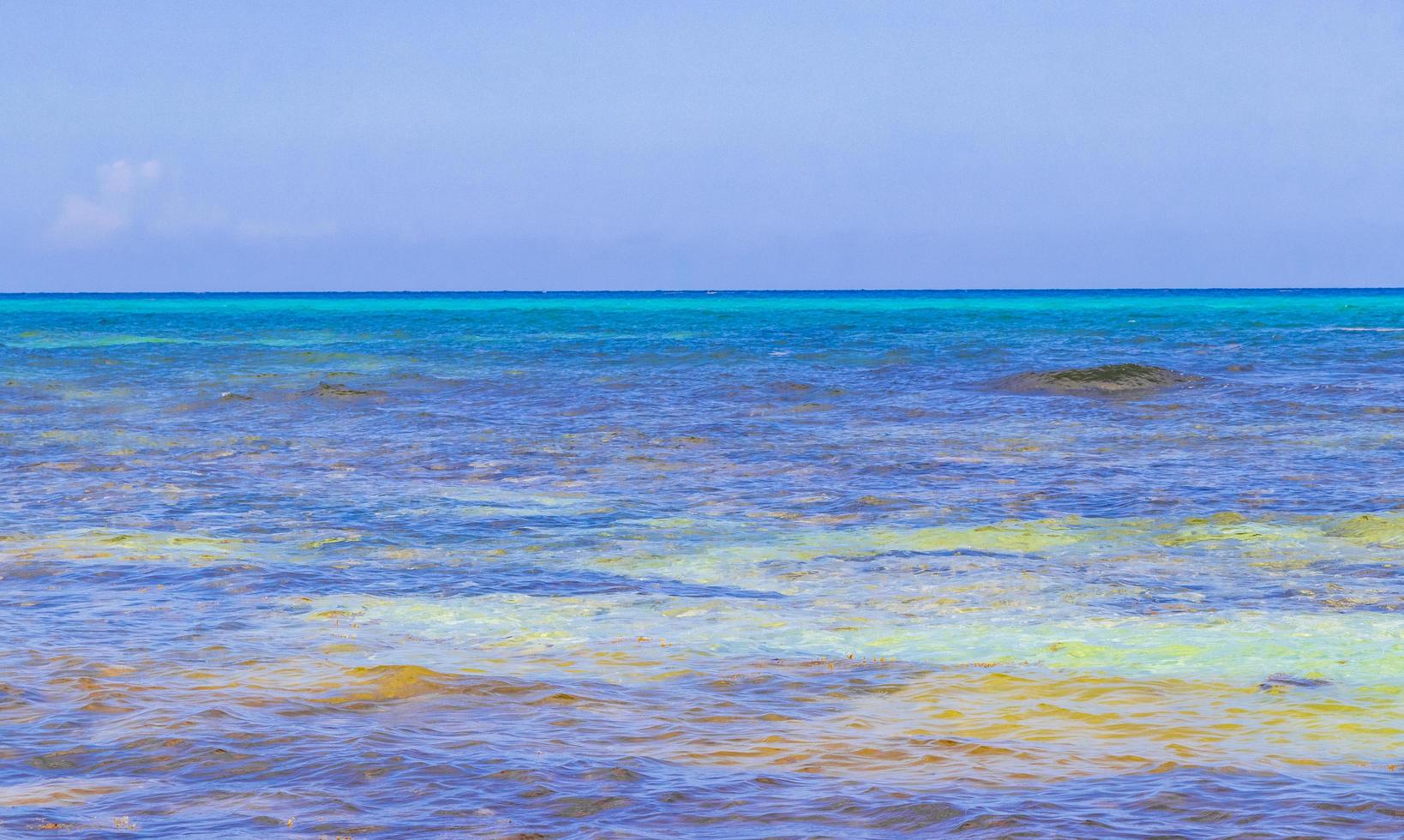 tropischer mexikanischer bunter strand punta esmeralda playa del carmen mexiko. foto