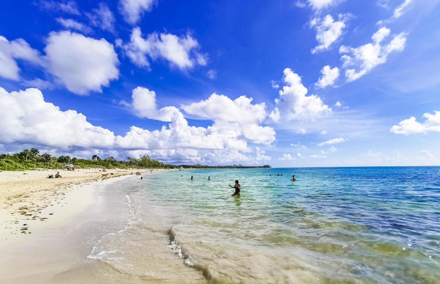 playa del carmen mexiko 26. september 2021 tropischer mexikanischer strand 88 punta esmeralda playa del carmen mexiko. foto