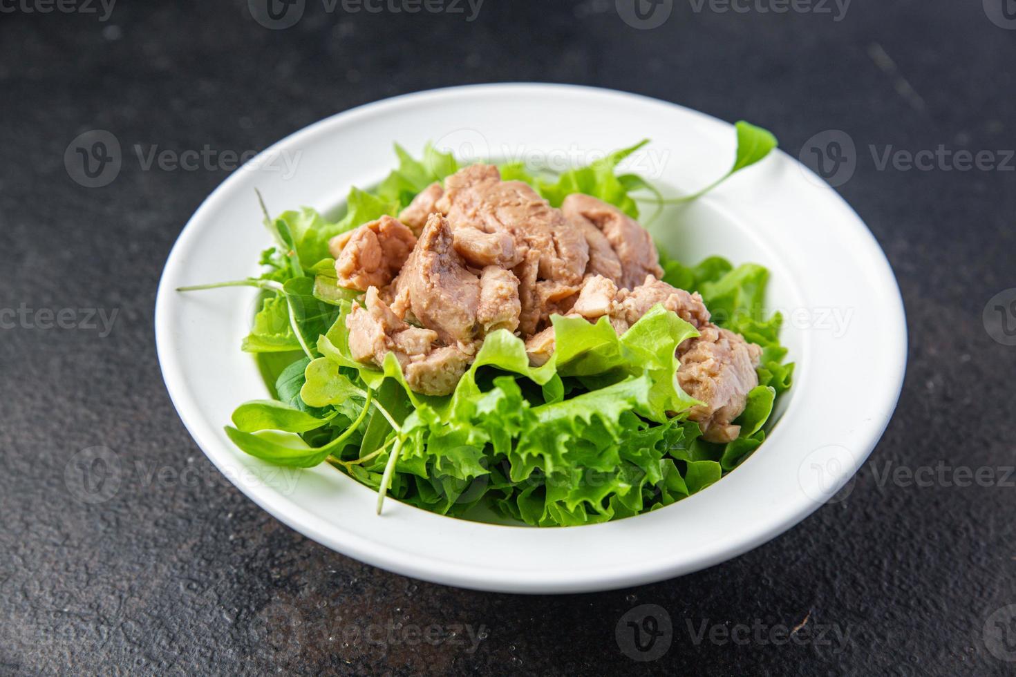 Dorschlebersalat frische Meeresfrüchte gesunde Mahlzeit foto