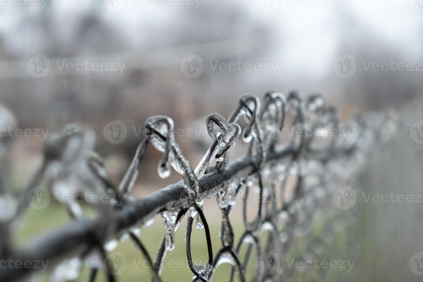 eisiges Maschennetz Vereisung schlechtes Wetter, gefrorener Winter foto