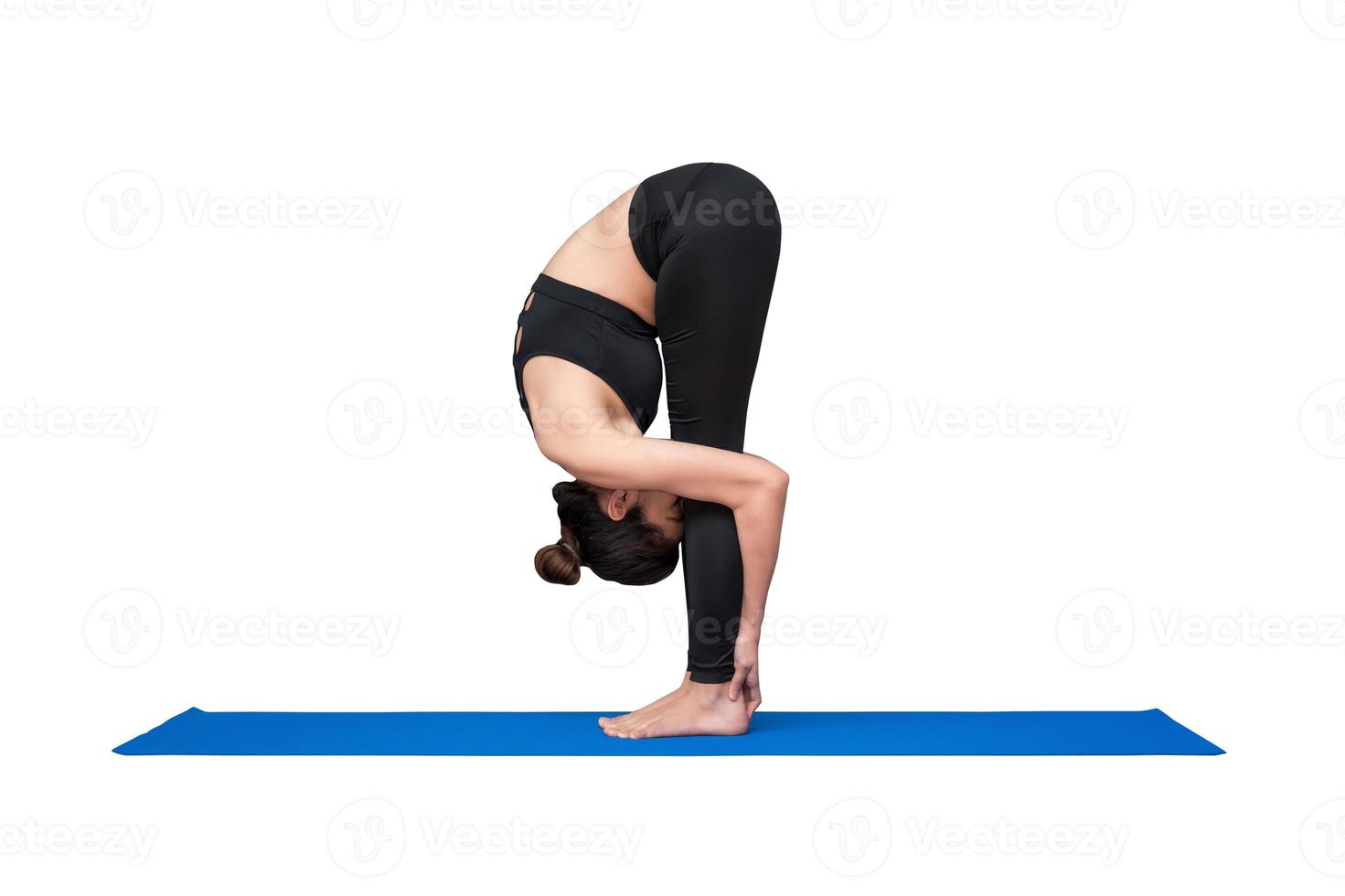 gesunde Frau, die Yoga ausübt, isoliert mit Beschneidungspfad auf weißem background.photo Design für Fitness sportliche Frau und Gesundheitskonzept. foto