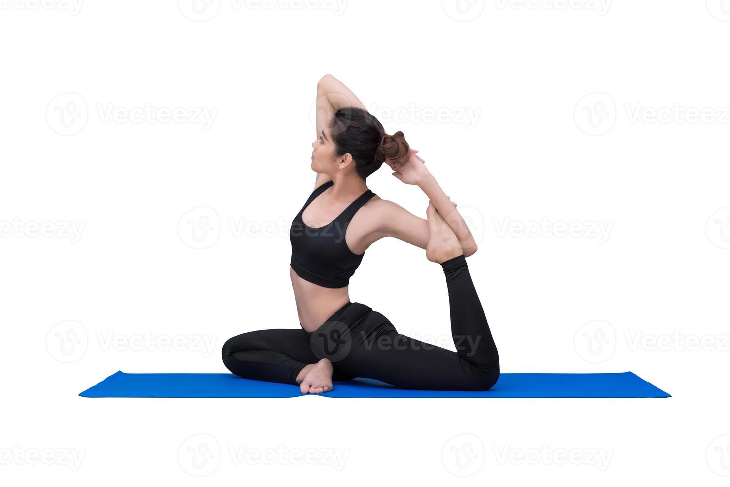 gesunde Frau, die Yoga ausübt, isoliert mit Beschneidungspfad auf weißem background.photo Design für Fitness sportliche Frau und Gesundheitskonzept. foto