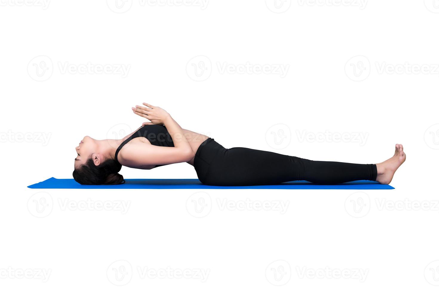 gesunde Frau, die Yoga ausübt, isoliert mit Beschneidungspfad auf weißem background.photo Design für Fitness sportliche Frau und Gesundheitskonzept. foto