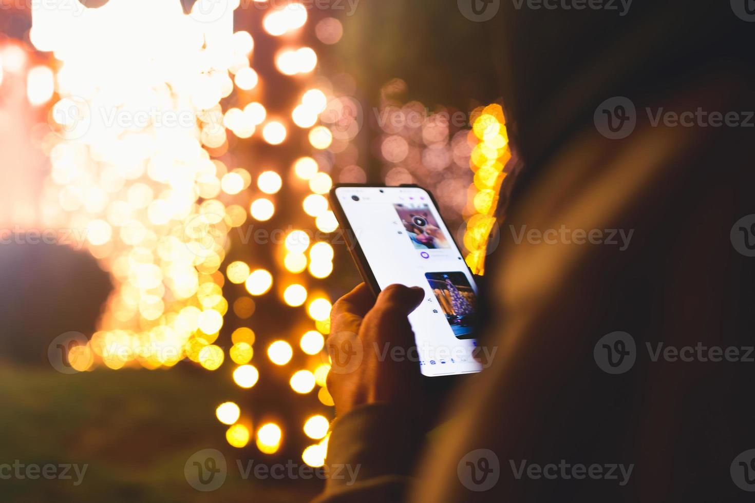 Freundin-Text und teile Weihnachtsbaum-Foto, Momente mit Freunden foto