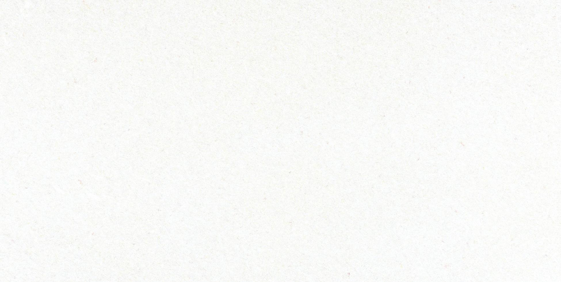 Weißer Papiertexturhintergrund, Kraftpapier horizontal mit einzigartigem Design, weicher Naturpapierstil für ästhetisches kreatives Design foto