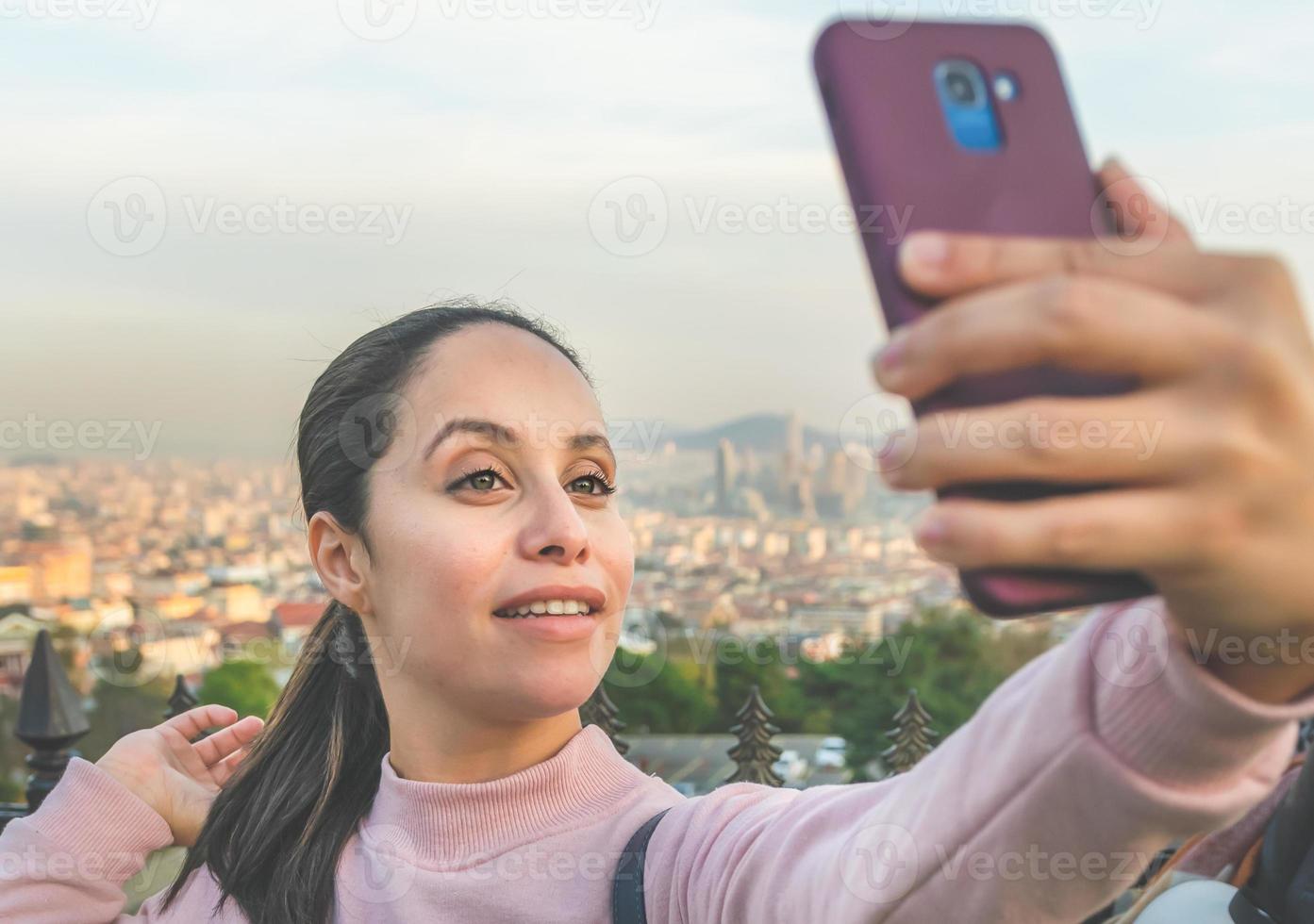 Mädchen posieren für Selfie foto