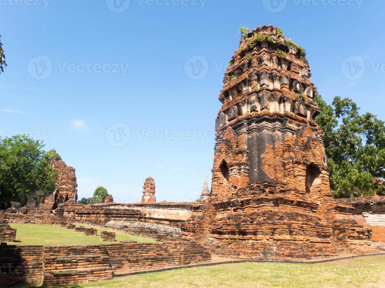 wat mahathat ayutthayathailand18 oktober 2018wat phra that phra ram und es ist die wohnung des apostels des kammas. Dieser Tempel wurde gebaut und gewartet, bis er zerstört und verlassen wurde. foto