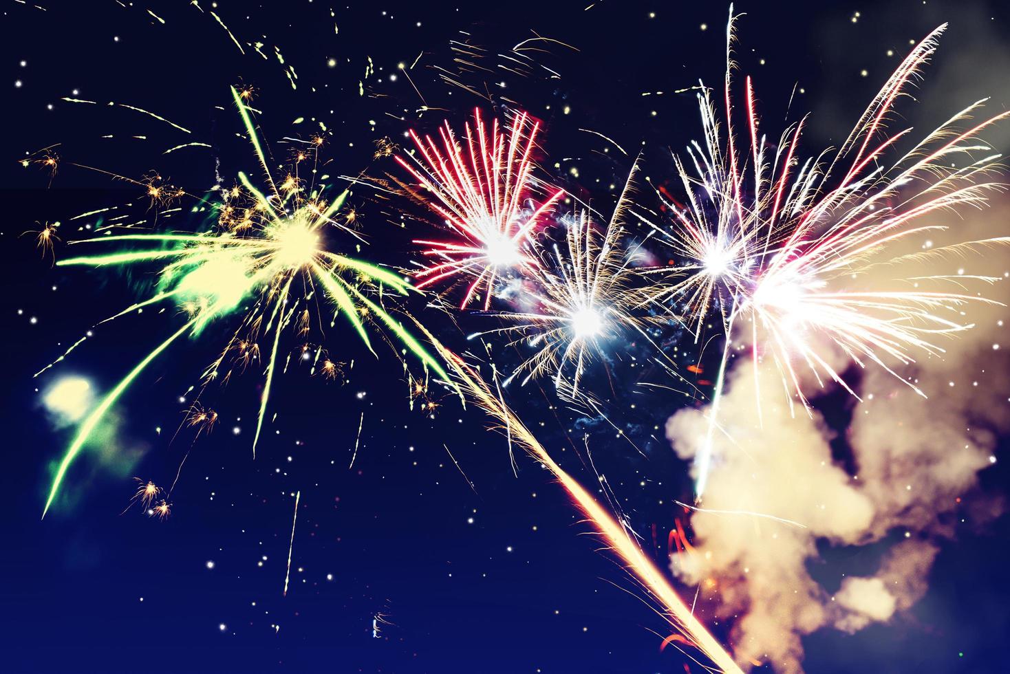 abstrakter Hintergrund. Feuerwerk-Kreis-Unschärfe. bunt zum Feiern. Hintergrund festliches neues Jahr foto