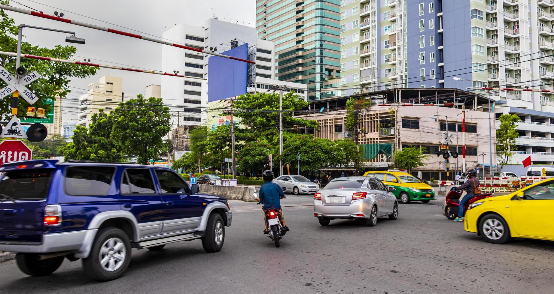 bangkok thailand 22. mai 2018 rush hour großer dichter stau im geschäftigen bangkok thailand. foto