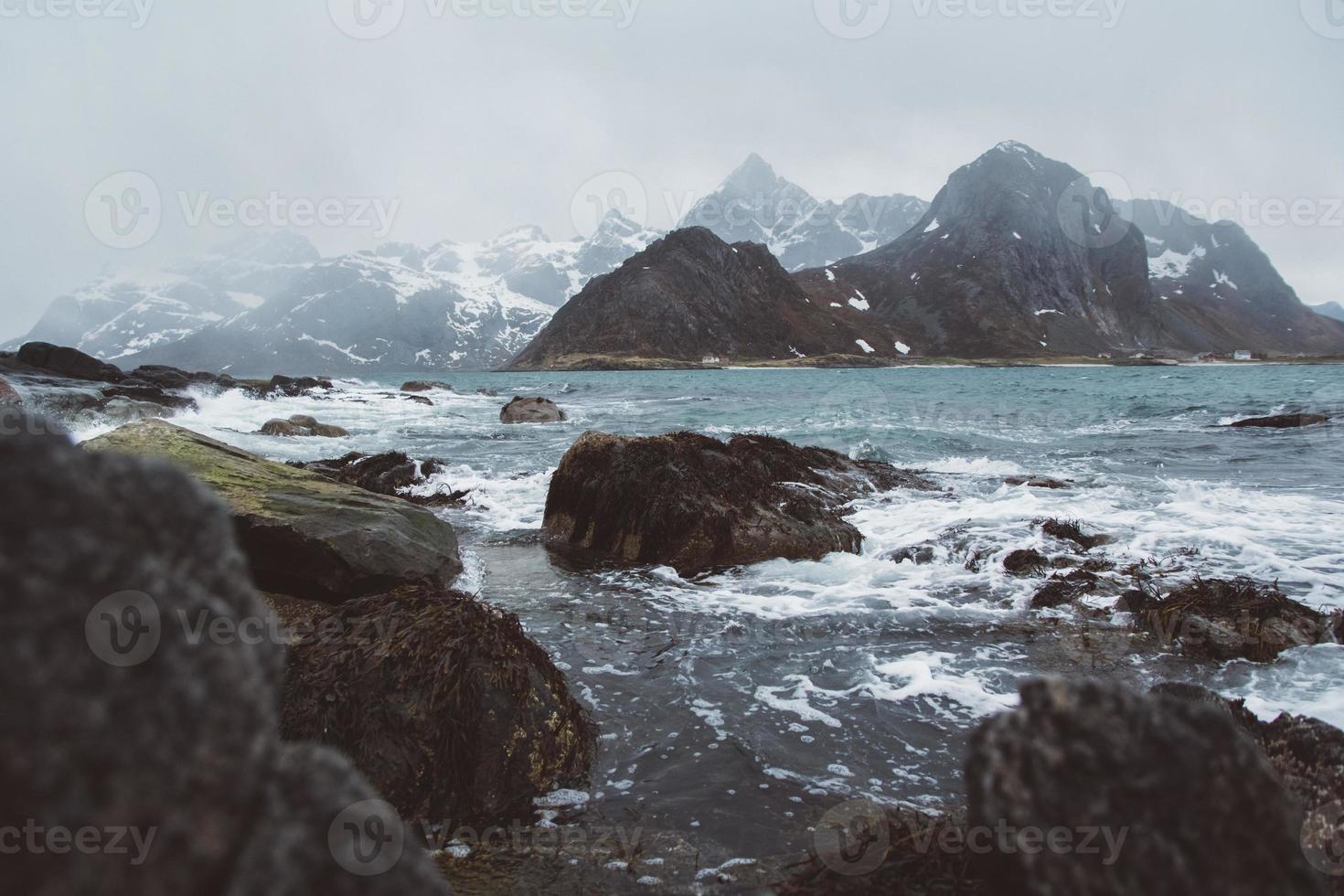 Norwegen Berge und Landschaften auf den Lofoten foto