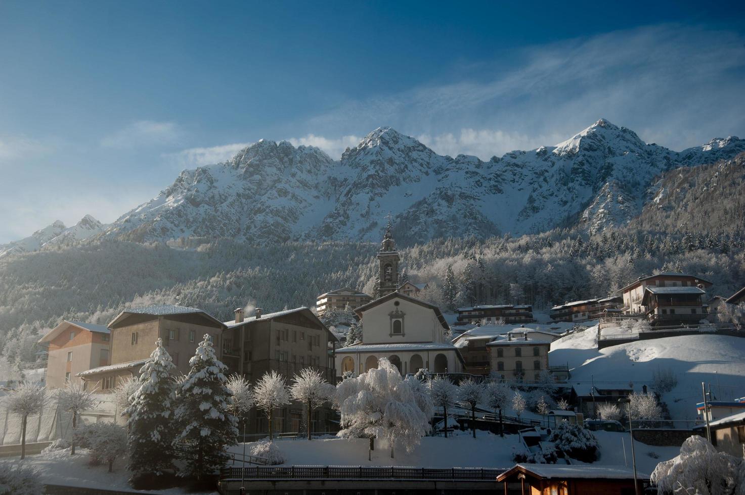 Bergdörfer nach einem Schneefall foto