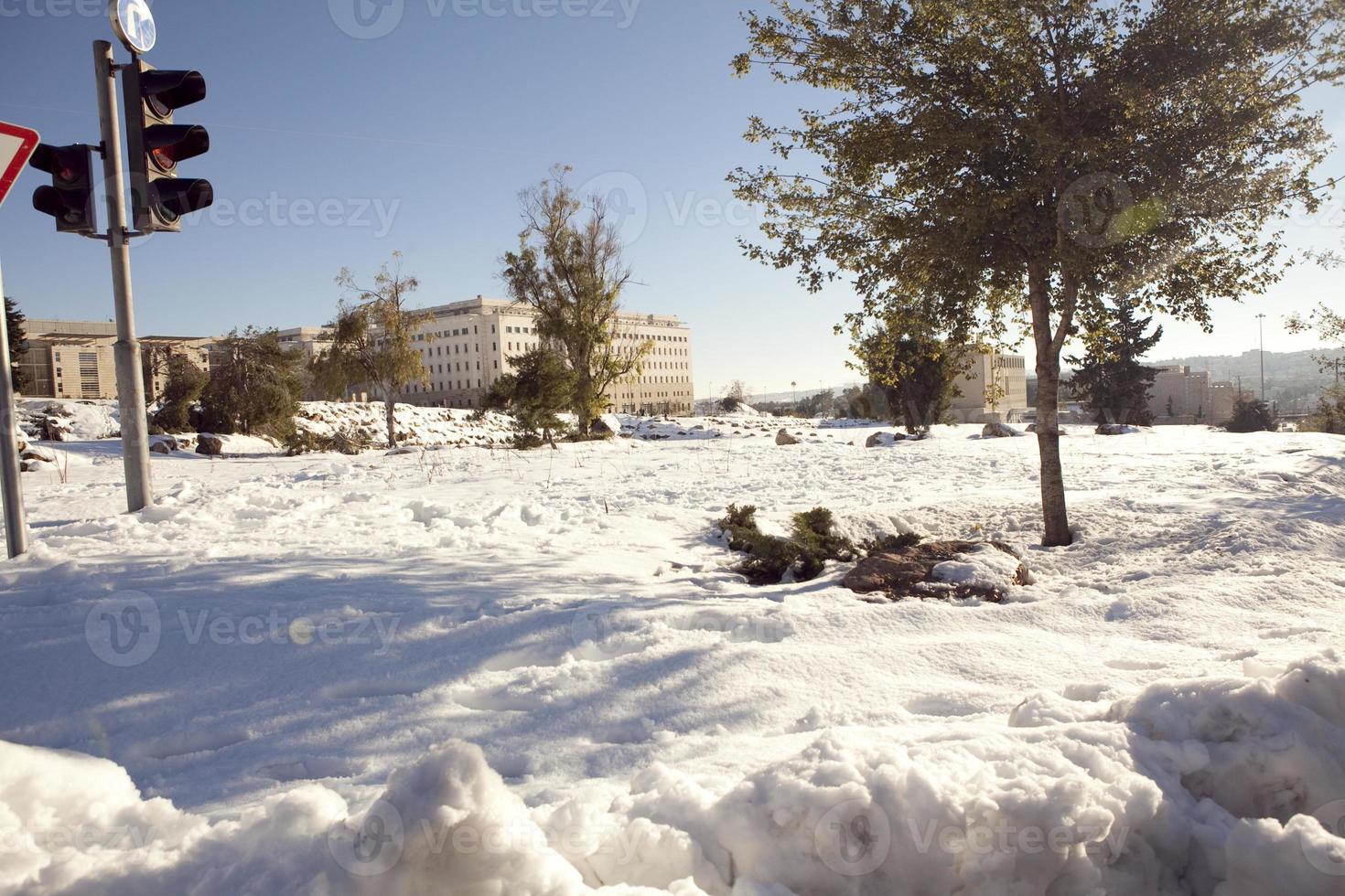 Schnee in Jerusalem und den umliegenden Bergen foto