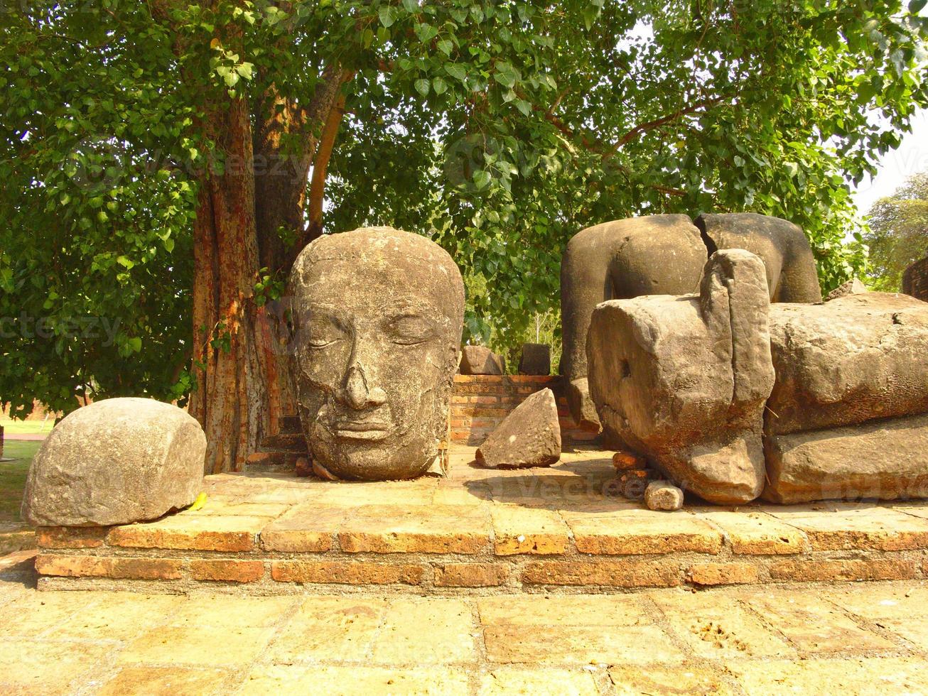 Wat Ratchaburana ist ein Tempel im historischen Park von Phra Nakhon Si Ayutthaya. Die Hauptpagode des Tempels ist einer der besten Tempel der Stadt. befindet sich im teil der insel ayutthaya. foto