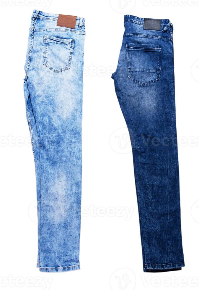 blaue und dunkelblaue Jeans auf weißem Hintergrund oder Collage foto