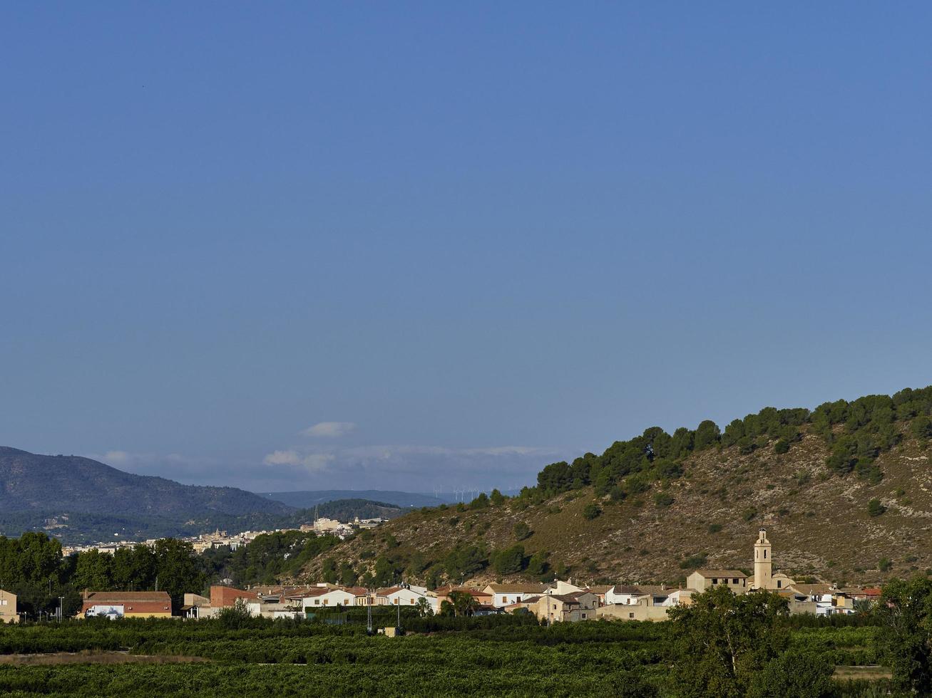 Blick auf die Stadt Lugar Nuevo de Fenollet, Spanien foto