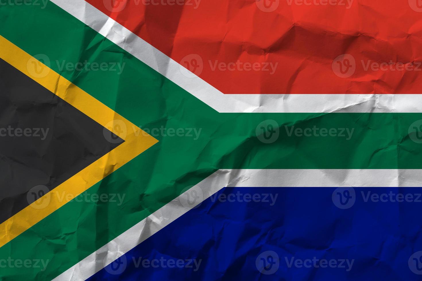 Nationalflagge Südafrika auf zerknittertem Papier. foto