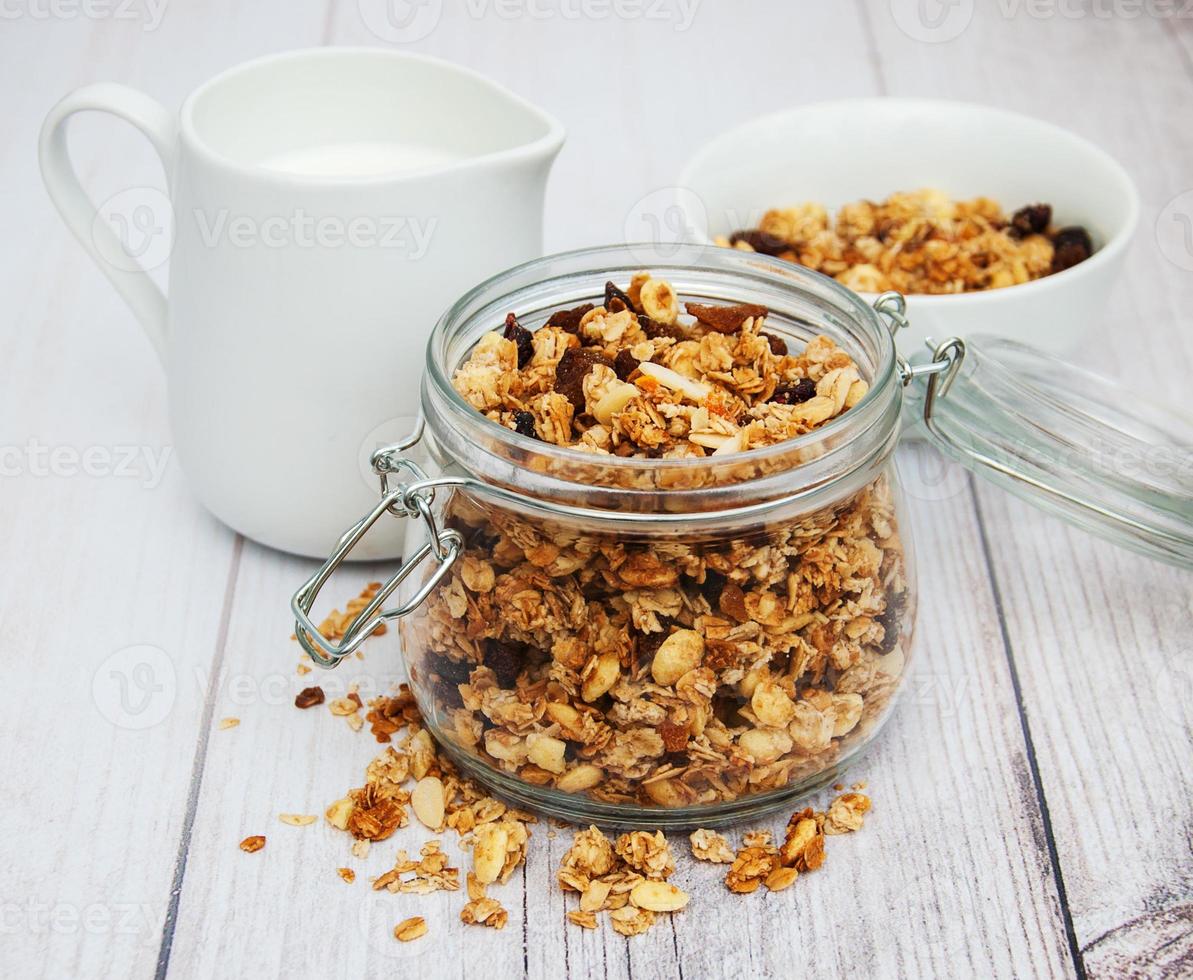 hausgemachtes Granola im Glas foto