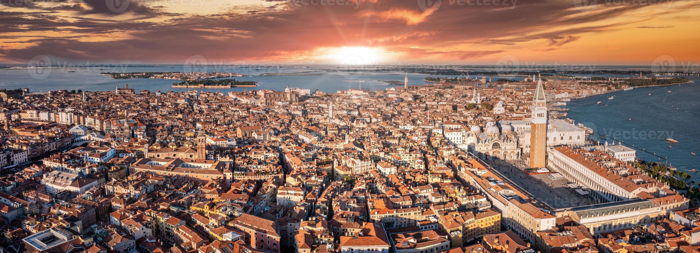 Luftaufnahme des ikonischen San Marco Square foto