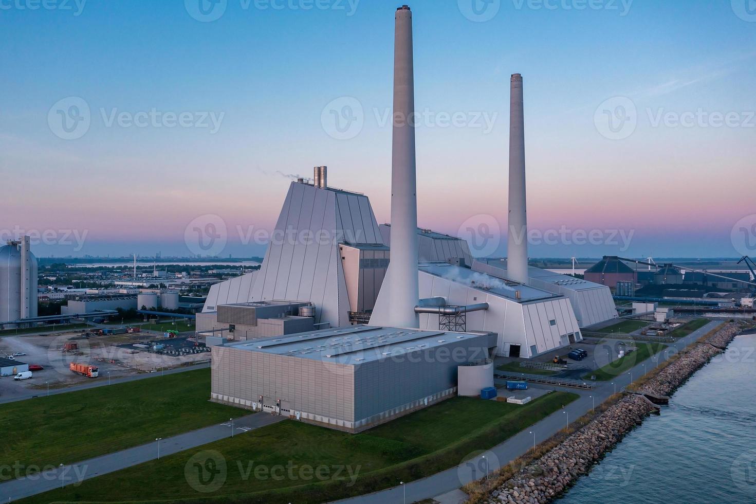 Luftbild des Kraftwerks. eines der schönsten und umweltfreundlichsten Kraftwerke der Welt. zB grüne Energie. foto