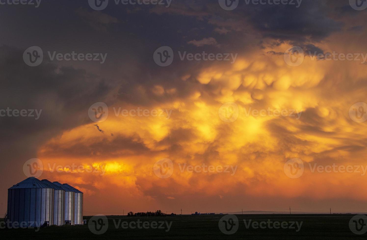 Prärie Gewitterwolken Sonnenuntergang foto