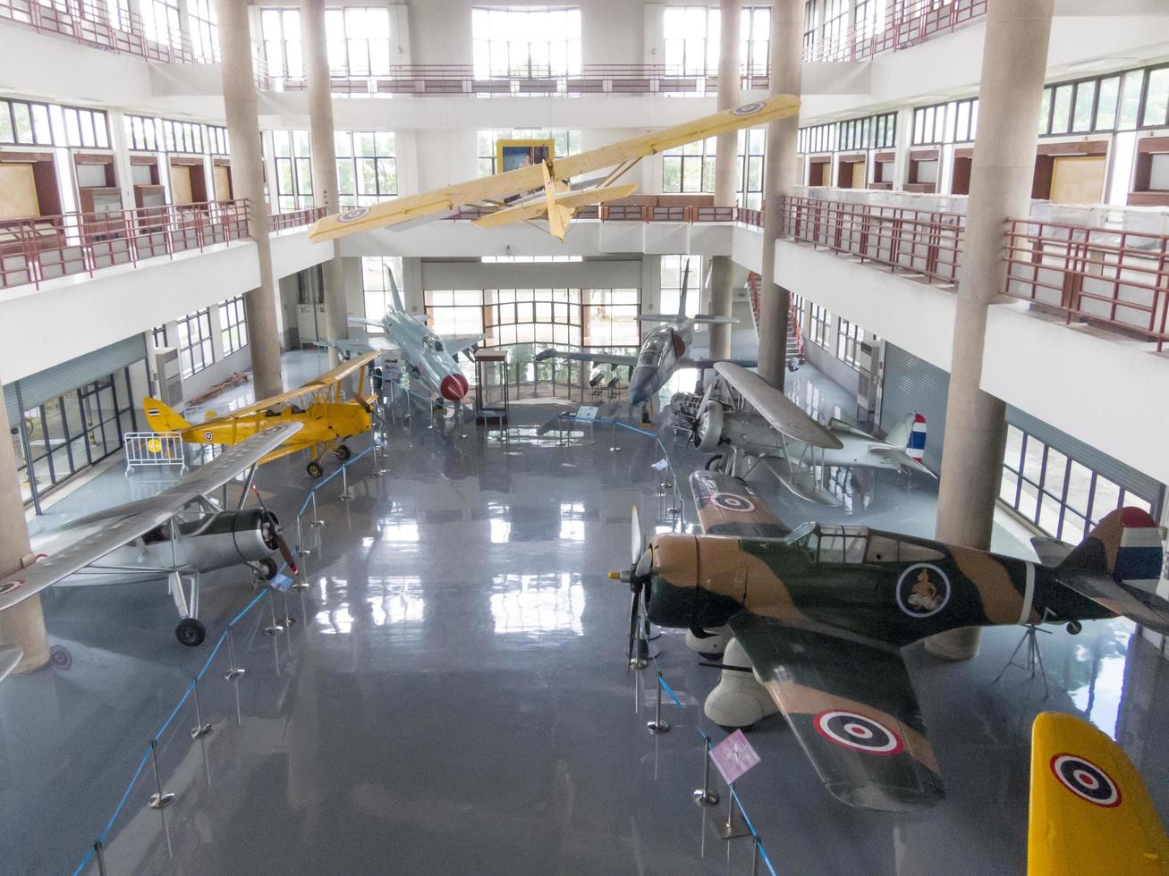 Royal Thai Air Force Museum Bangkok18. August 2018 im Inneren des Gebäudes zeigt das Flugzeug zum Lernen. am 18. august 2018 in thailand. foto