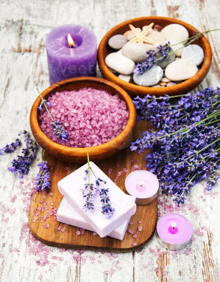 Spa-Produkte mit Lavendel foto