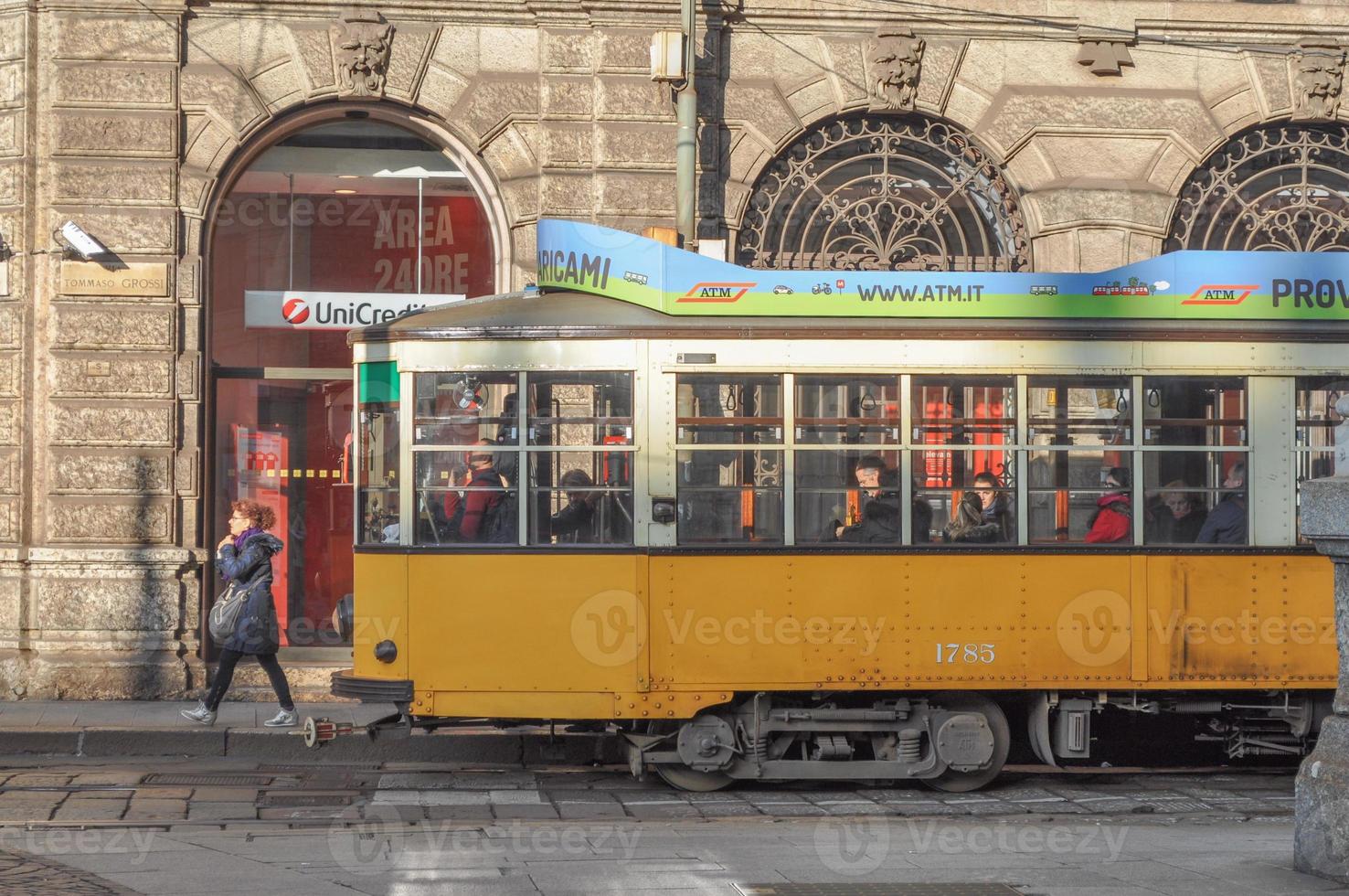 Oldtimer-Straßenbahn Mailand foto