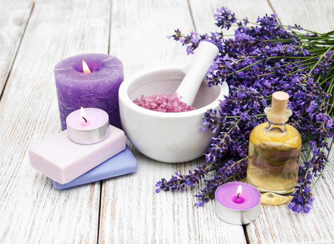 Spa-Produkte mit Lavendel foto