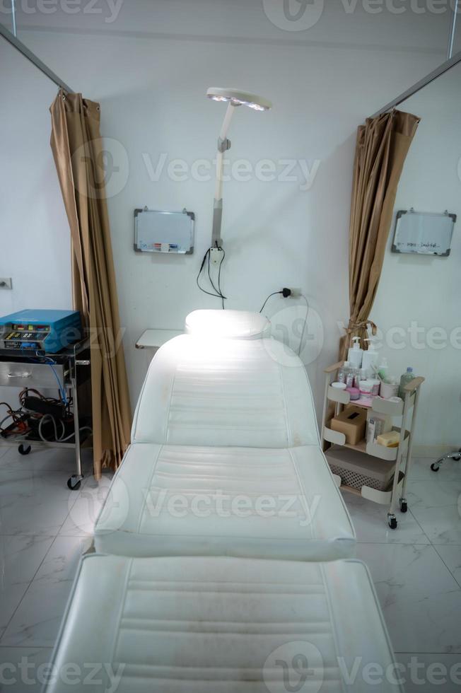 OP-Saal der medizinischen Klinik, kosmetische Therapie, medizinische Behandlung, chirurgische Klinik foto