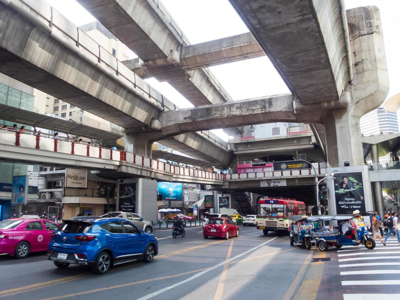 pathumwan kreuzung bangkok thailand23 november 2018es ist eine kreuzung in wangmai und pathumwan. die kreuzung von rama 1 road und phayathai road.on bangkok thailand23 november 2018. foto