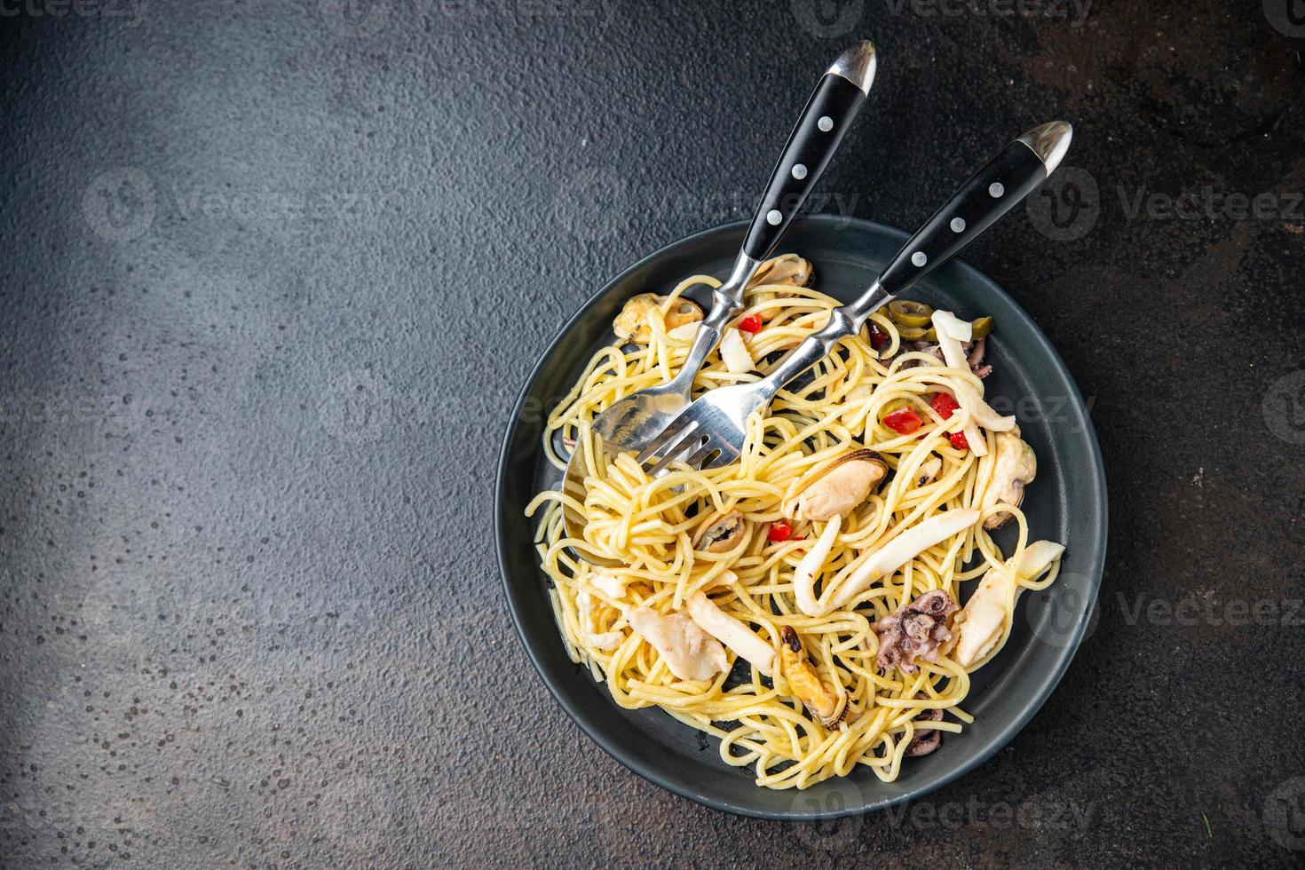 Meeresfrüchte Pasta Spaghetti zweiter Gang italienisches Essen foto