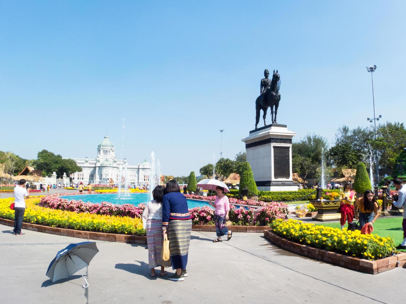 das gelände des dusit palace bangkok thailand31 dezember 2018liebe und wärme beim winterende festival auf dem gelände des dusit palace. 0n bangkok thailand31 dezember 2018. foto