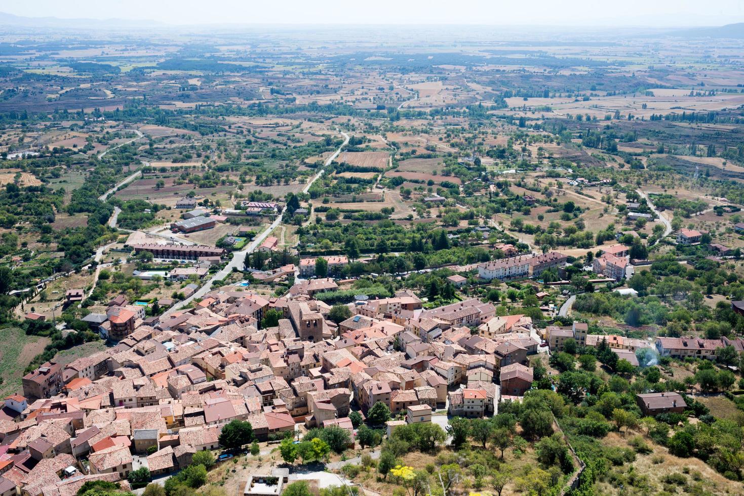 luftaufnahme von poza de la sal, merindades, burgos, geburtsort von felix rodriguez de la fuente. Spanien foto