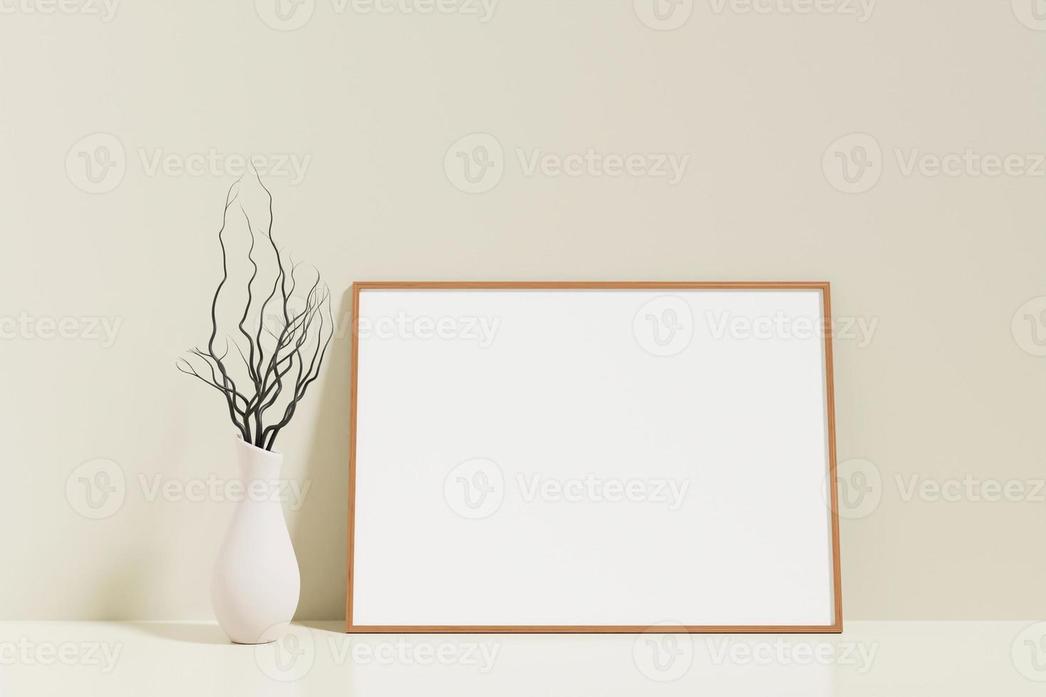 Minimalistisches und sauberes horizontales Holzplakat oder Fotorahmenmodell auf dem Boden, das mit Vase an der Raumwand lehnt foto