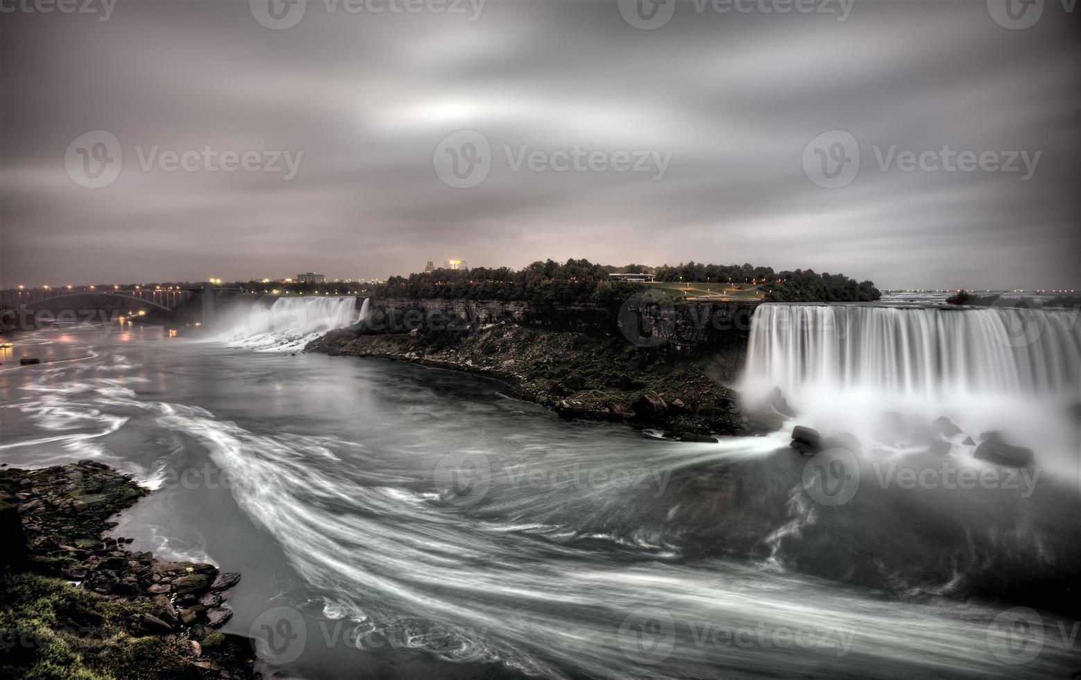 Niagarafälle tagsüber foto