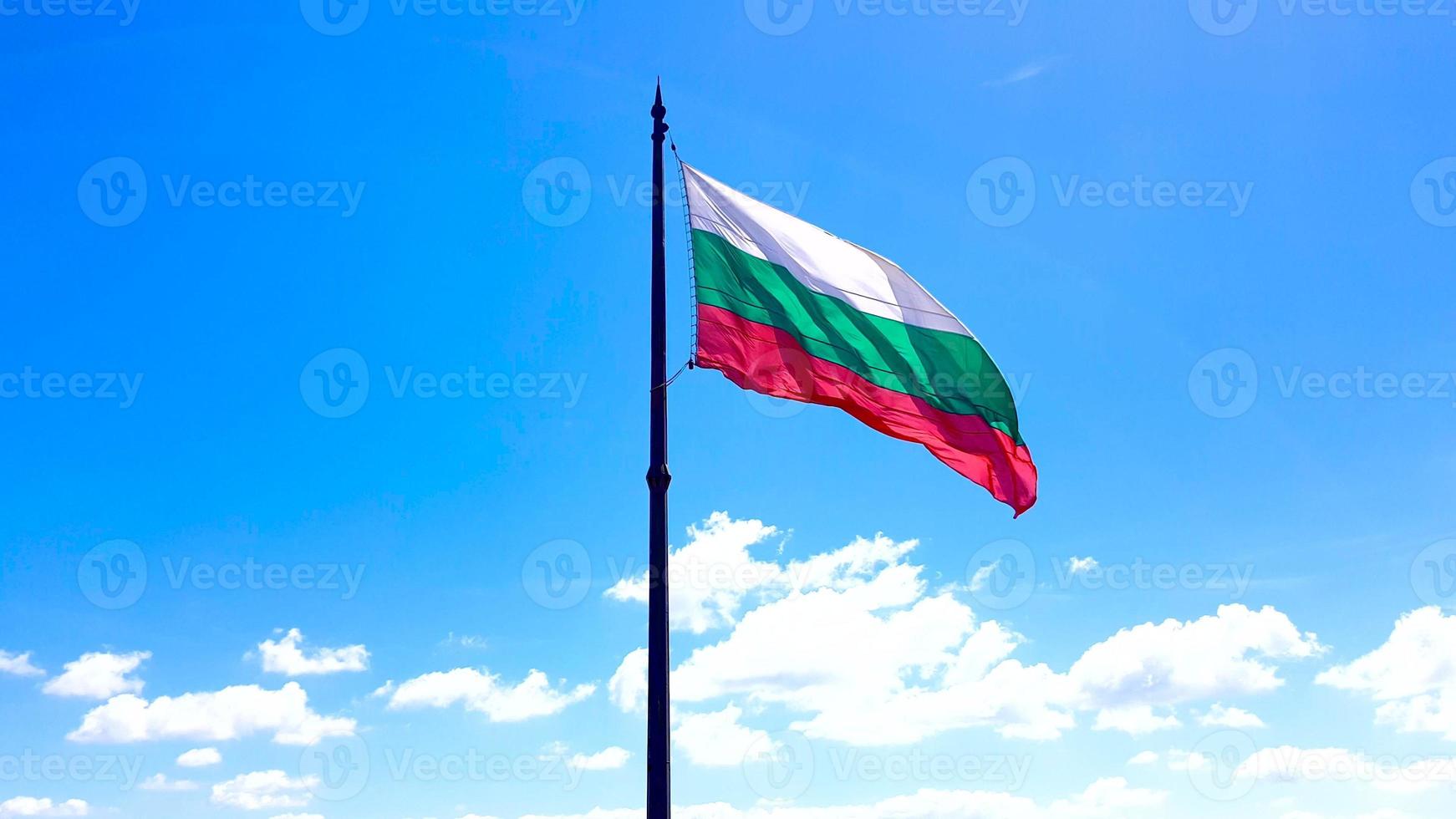 gewellter bulgarischer landesflaggenhintergrund für unabhängigkeitstag  3d-illustration 19675930 Stock-Photo bei Vecteezy