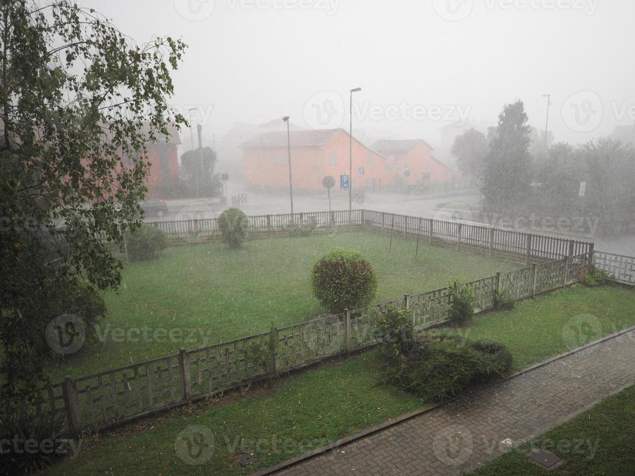 starker Regen und Hagel foto