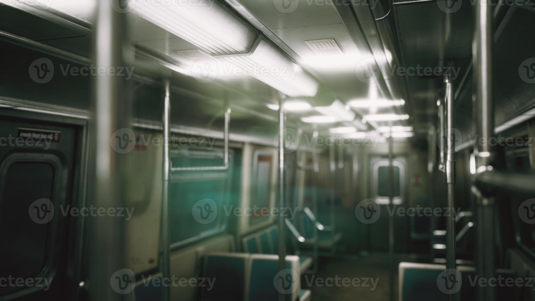 U-Bahn-Wagen in den USA wegen der Coronavirus-Covid-19-Epidemie leer foto