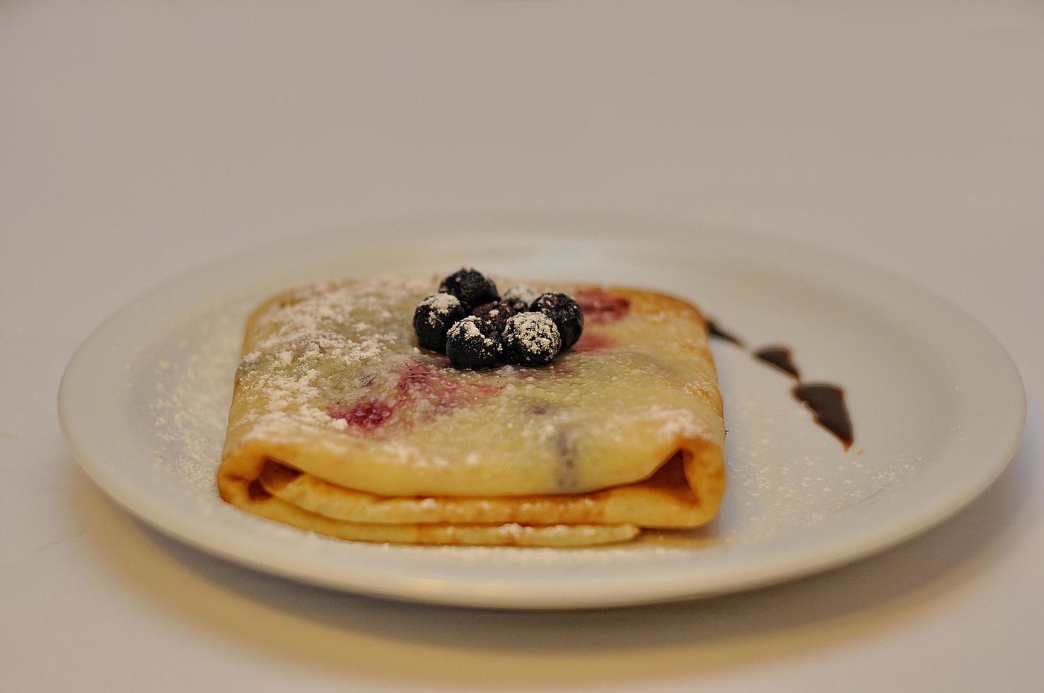 Pfannkuchen isoliert auf weißem Hintergrund foto