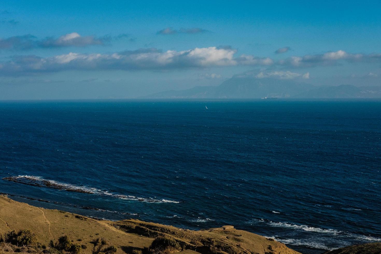 die herrliche landschaft des atlantischen ozeans foto
