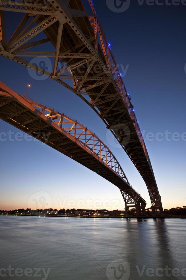 Nachtfoto Blauwasserbrücke foto