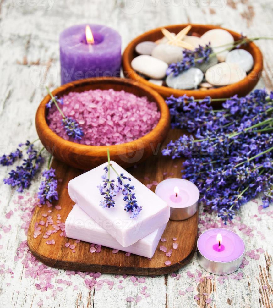 Spa-Produkte mit Lavendel foto